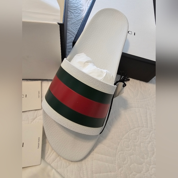 Gucci Signature Stripe Slide Sandals - Picture 13 of 14
